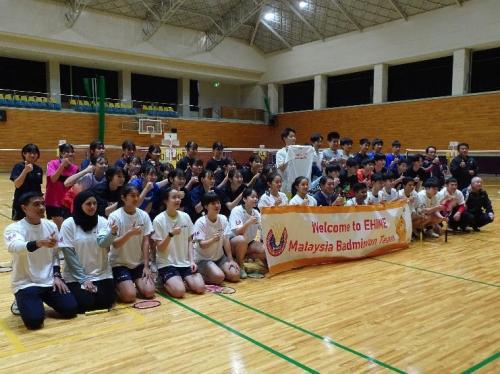 12月15日（金曜日）マレーシアジュニアバドミントン選手 県内交流事業 視察（砥部町）