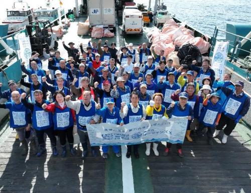 11月7日（火曜日）立入困難海岸における漂着ごみの上陸母船による巡回回収事業開会式（宇和島市）