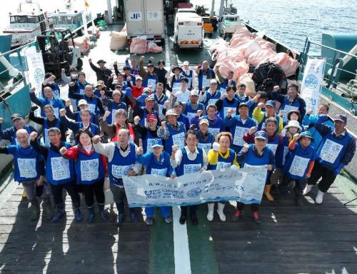 11月7日（火曜日）立入困難海岸における漂着ごみの上陸母船による巡回回収事業開会式（宇和島市）