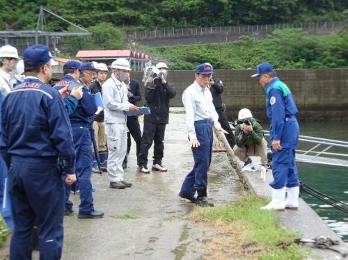 4月21日（日曜日）豊後水道を震源とする地震に係る被害状況視察（愛南町柏）