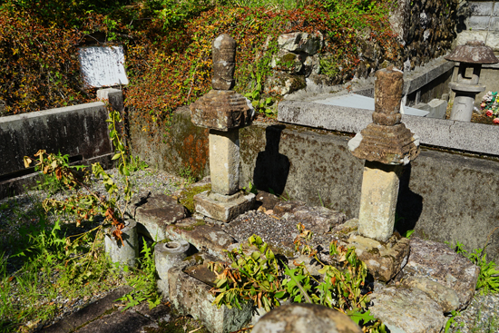 泉貨居士の墓の画像1