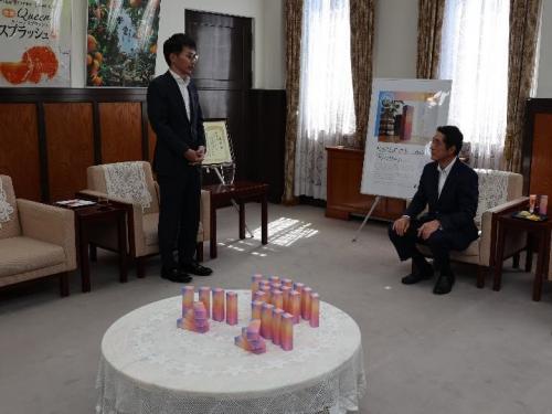 5月17日（金曜日）セルロースナノファイバー関連事業への寄附に対する感謝状贈呈式（県庁）