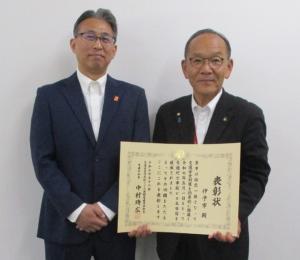 表彰式後（左から、松田防災安全統括部長、武智市長）