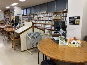 四万十町立図書館本館内部の写真