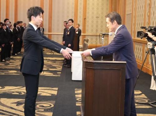 4月1日（火曜日）新規採用職員辞令交付式（松山市）