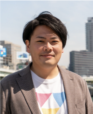山岡　健人　氏