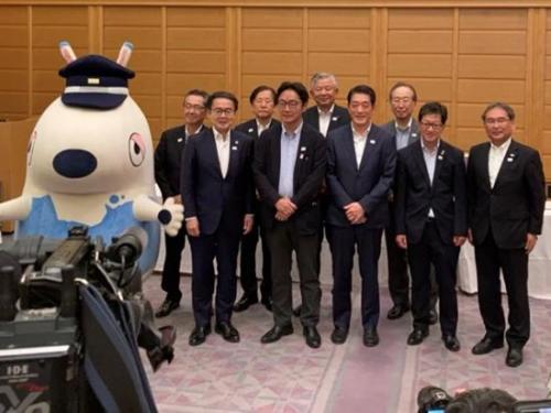 6月4日（水曜日）四国新幹線整備促進期成会の四国の新幹線早期実現に向けた署名活動の中間報告に関する記者発表会（香川県）