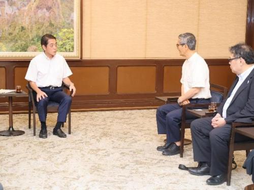 7月2日（水曜日）結核予防会理事長らの訪問（県庁）
