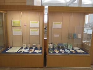 大分県立図書館展示の写真