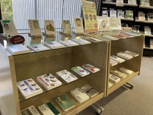 島根県立図書館展示の写真