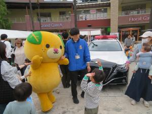 みきゃん、パトカー