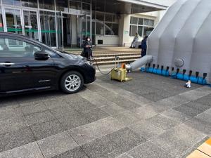 電気自動車の外部給電(エアーテントへの送風に使用)