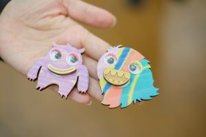 木製モンスターのペイントワークショップ