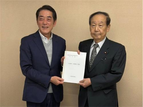 12月11日（木曜日）全国知事会地方創生・日本創造本部長として「地方創生・日本創造への提言」について要請（自民党地域未来戦略本部長）（東京都）