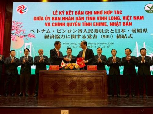 1月12日（月曜日）(現地時間)ビンロン省人民委員会との経済協力に関する覚書調印式（ベトナム）