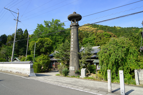 石土神社の高灯籠（式年祭記念燈）の画像