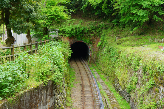 旧別子鉱山鉄道端出場隧道の画像