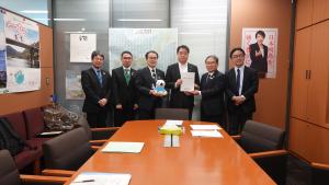 四国新幹線_尾崎正直内閣官房副長官への要望活動写真080514