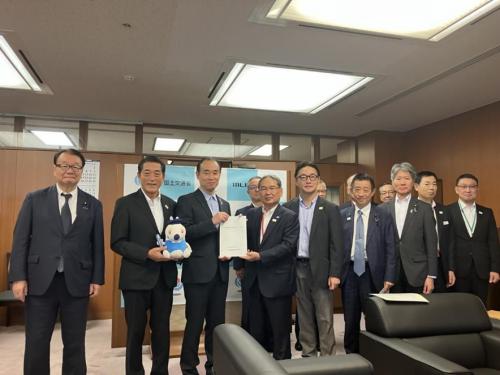 8月25日(火曜日)四国新幹線導入に関する要望活動(国道交通事務次官)(東京都)