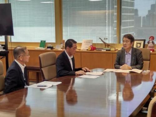 8月5日(水曜日)全国知事会原子力発電対策特別委員会委員長として「原子力発電所の安全対策及び防災対策に対する提言」について要請(環境大臣兼内閣府特命担当大臣(原子力防災))(東京都)