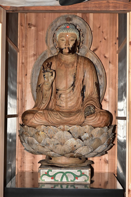 木造阿弥陀如来坐像（極楽寺）の画像