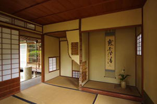 八束家住宅主屋ほか２件の画像1